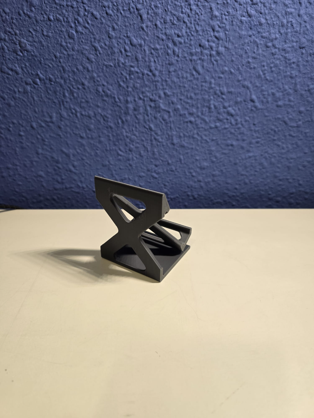 Minimalist phone holder no support