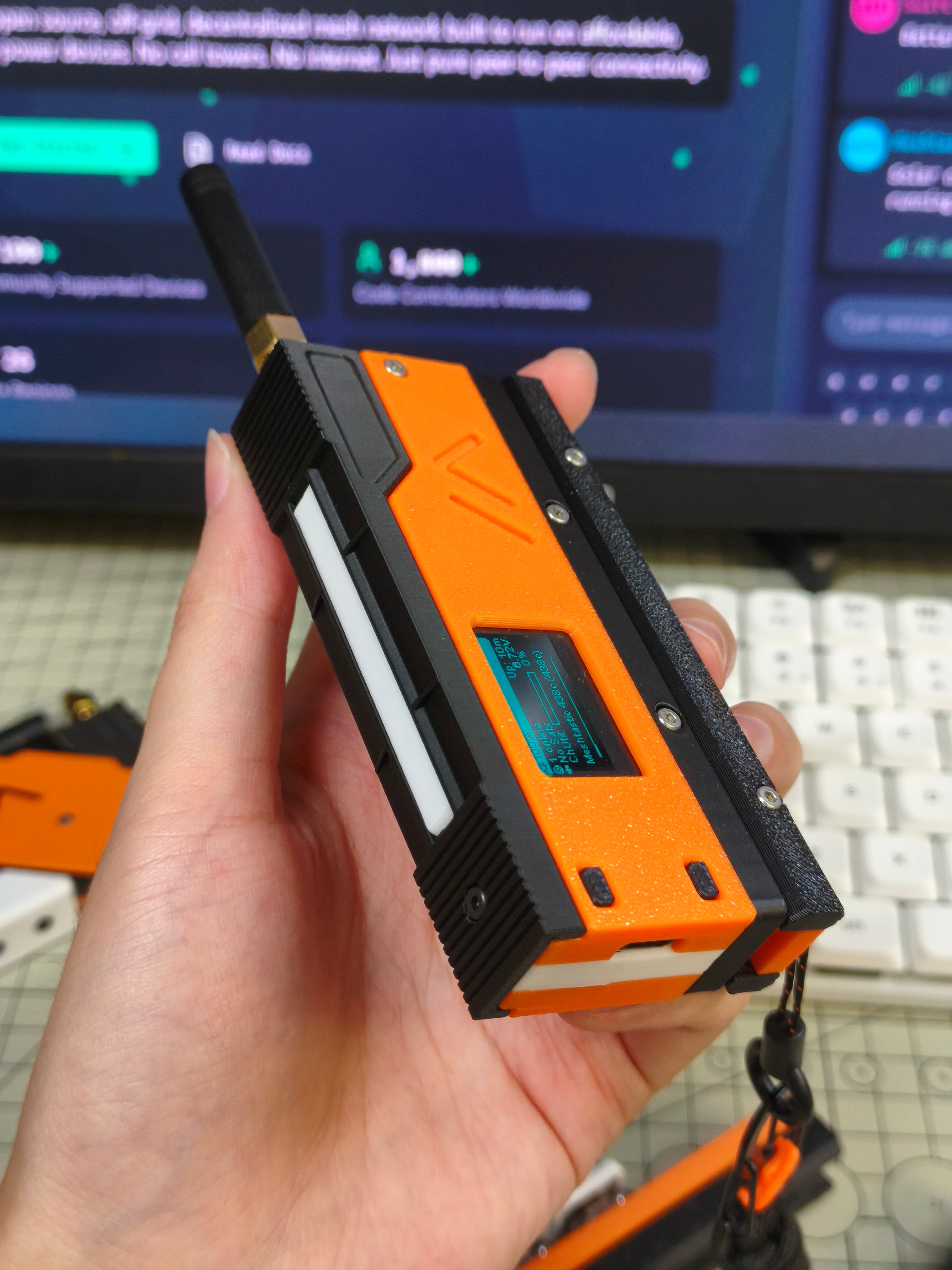 MeshSlide - Modular Meshtastic Case for Heltec V4