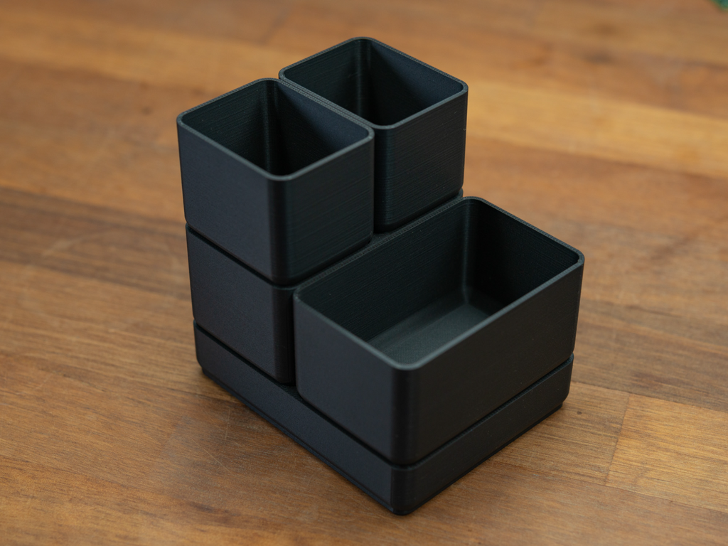 Customizable containers