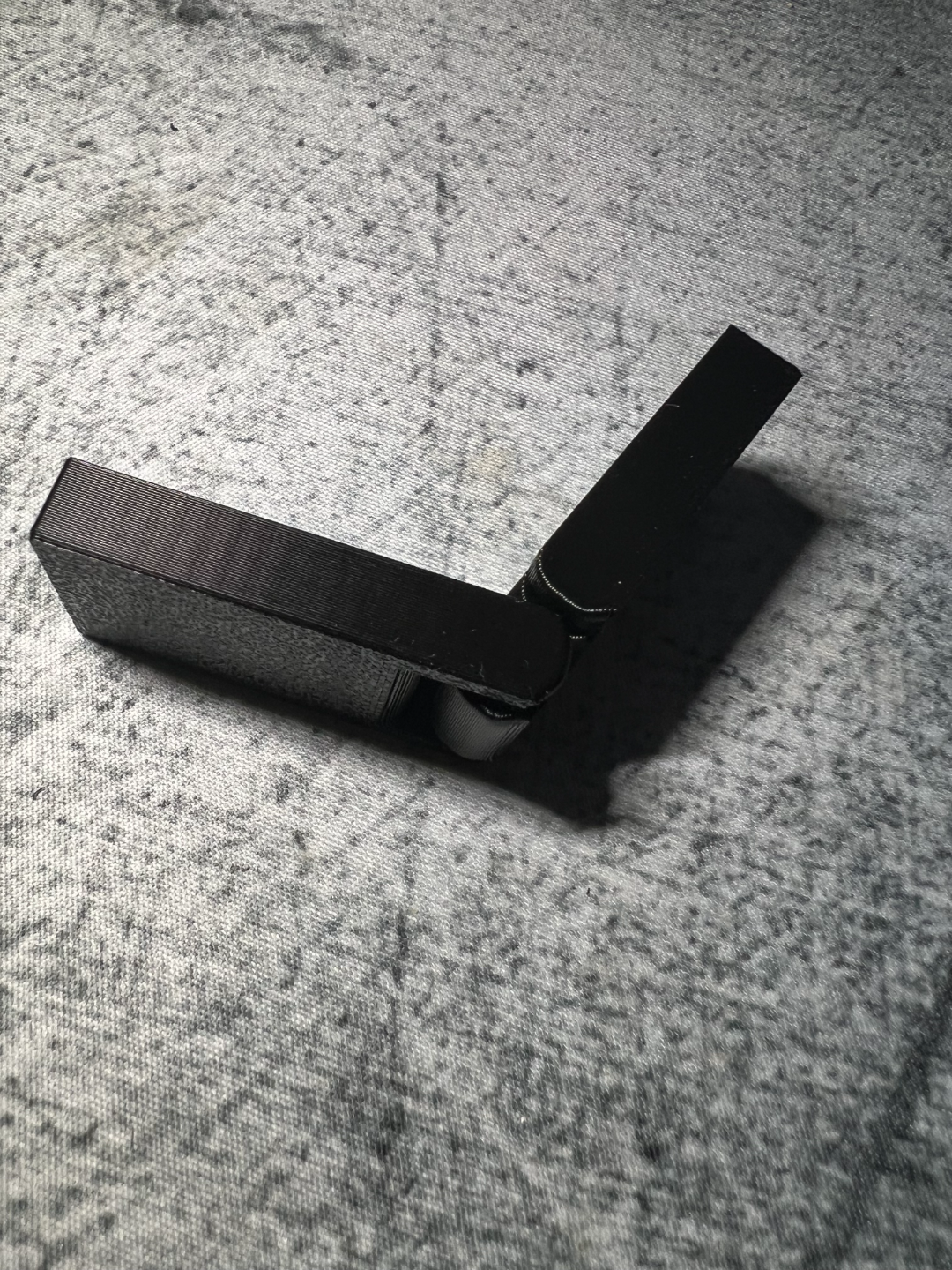 Fidget hinge