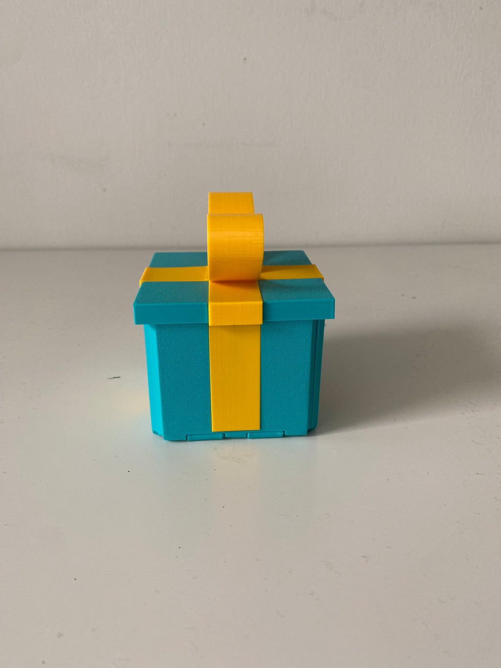 Surprise self opening gift box (no ams)