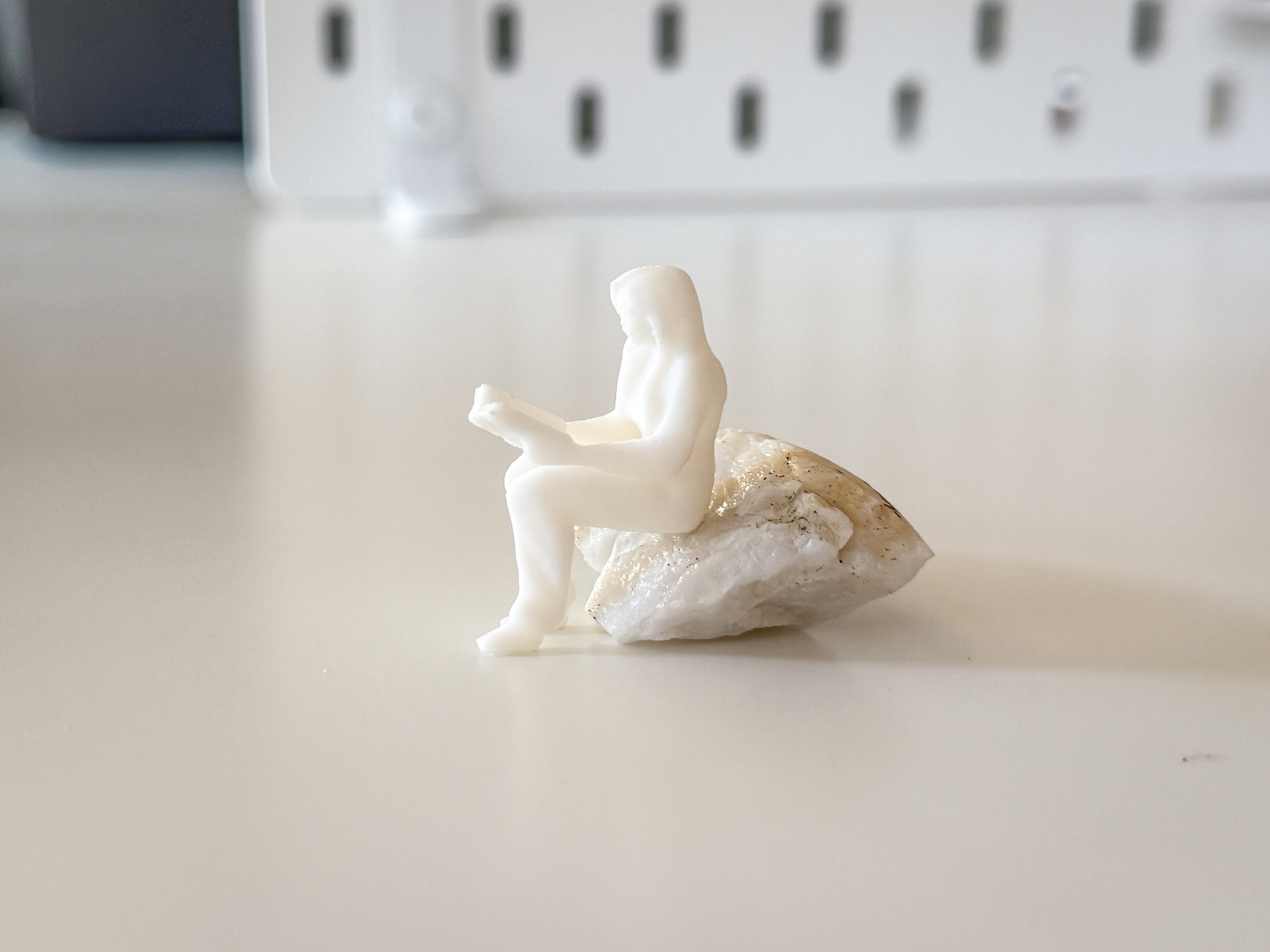 Miniature Sitting Woman/Reader II for your Diorama
