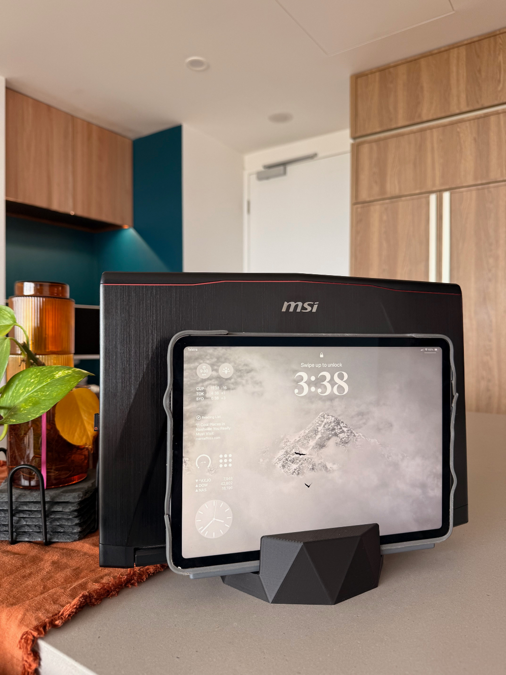 Geometric Style Vertical Laptop & Tablet Stand