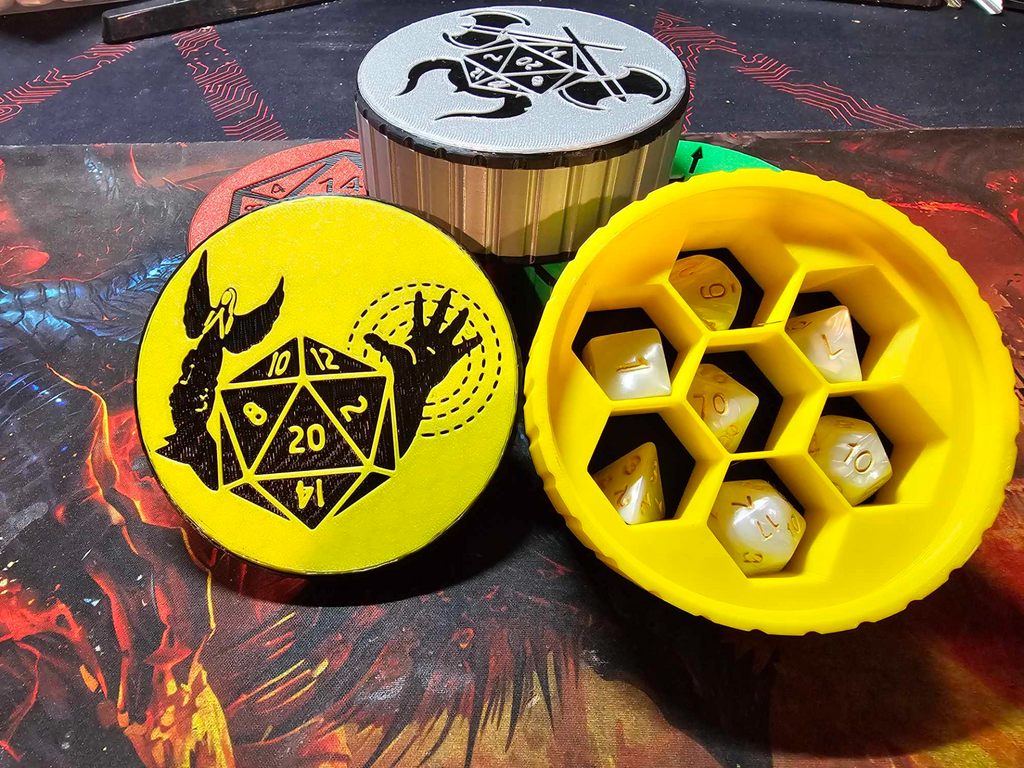 Cleric-Symbol Dice Case Screw Top lid