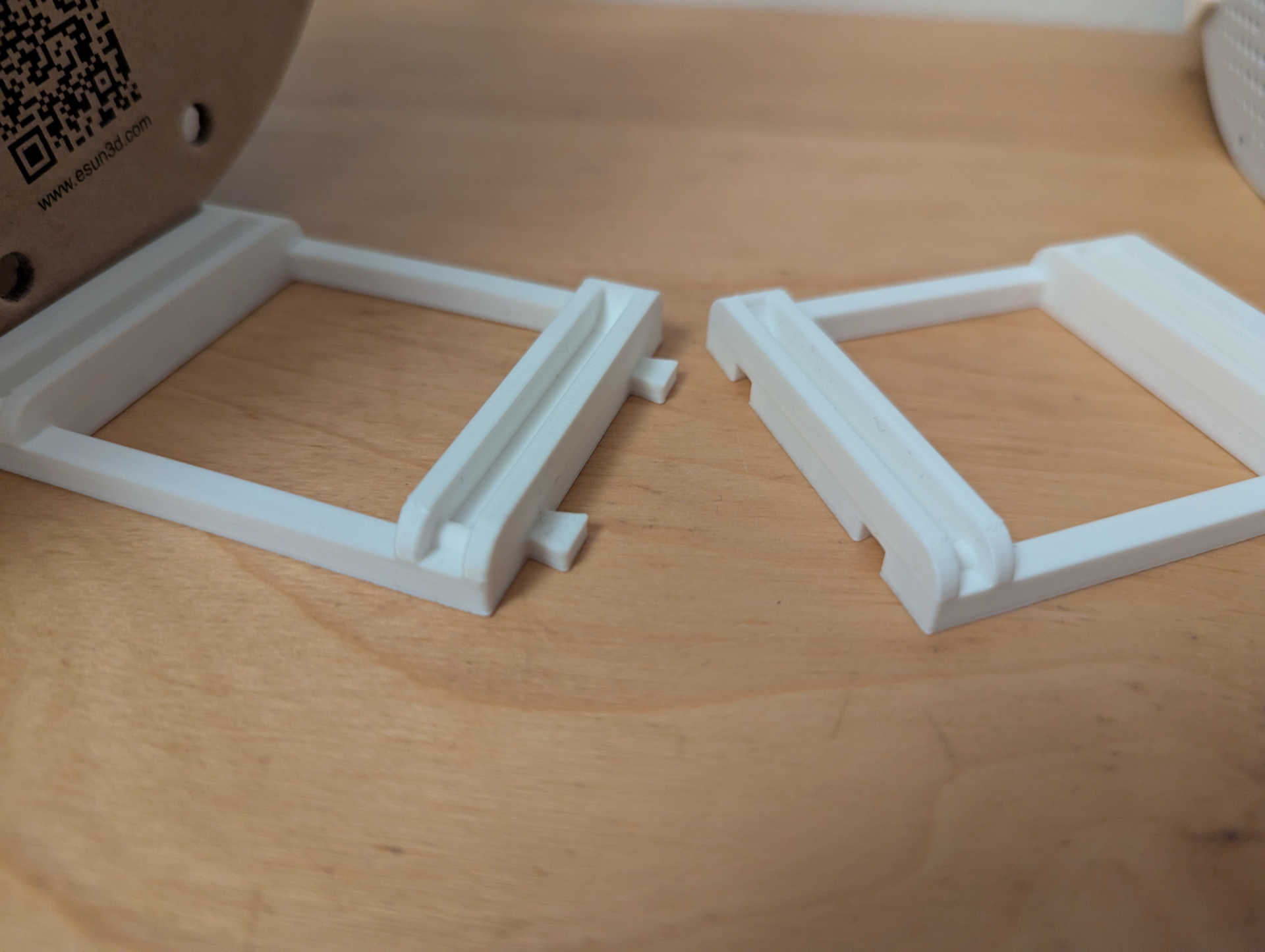 Customizable modular filament spool holder