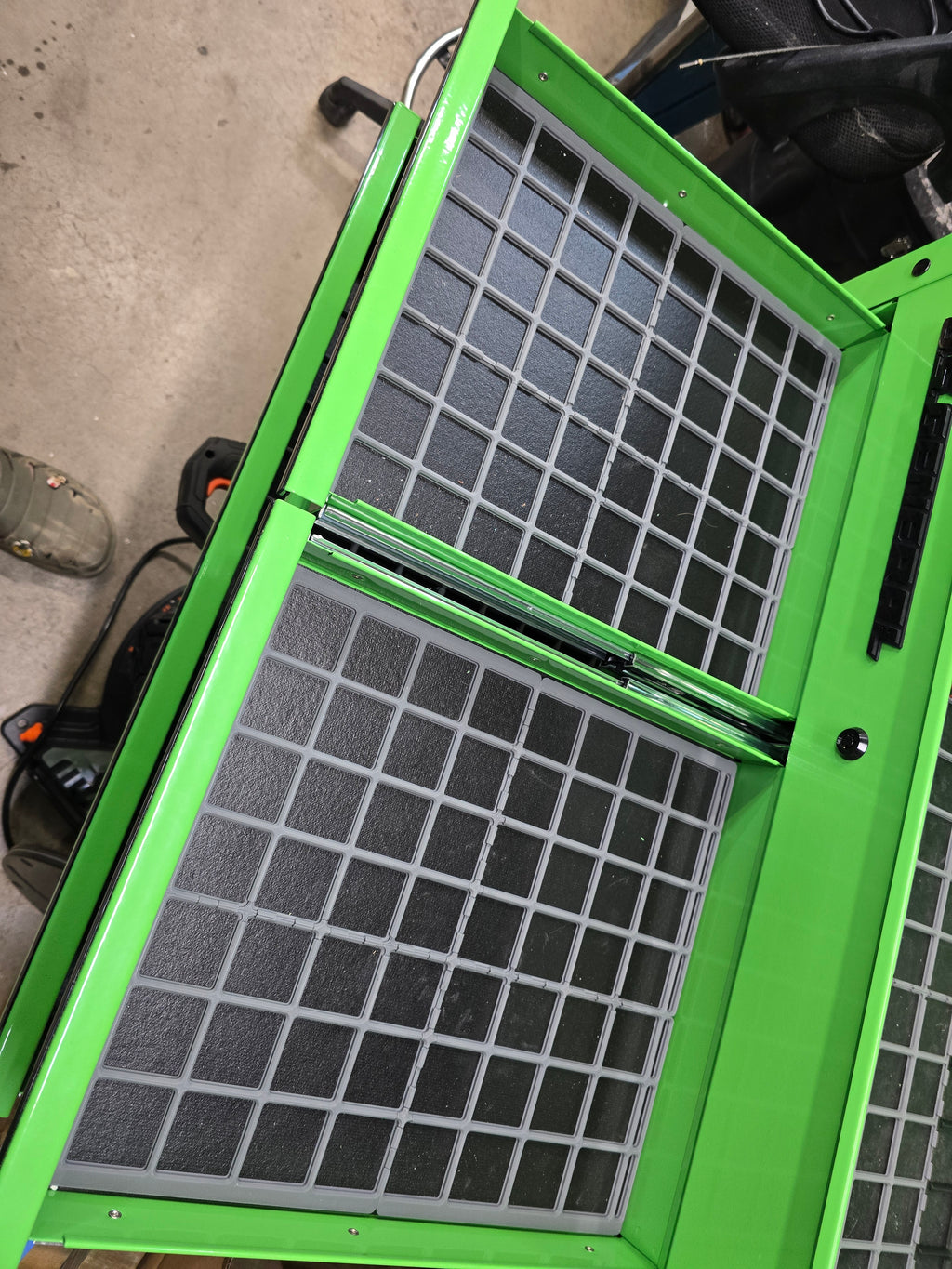 U.S. GENERAL 30 in., 4-Drawer Tech Cart Gridfinity