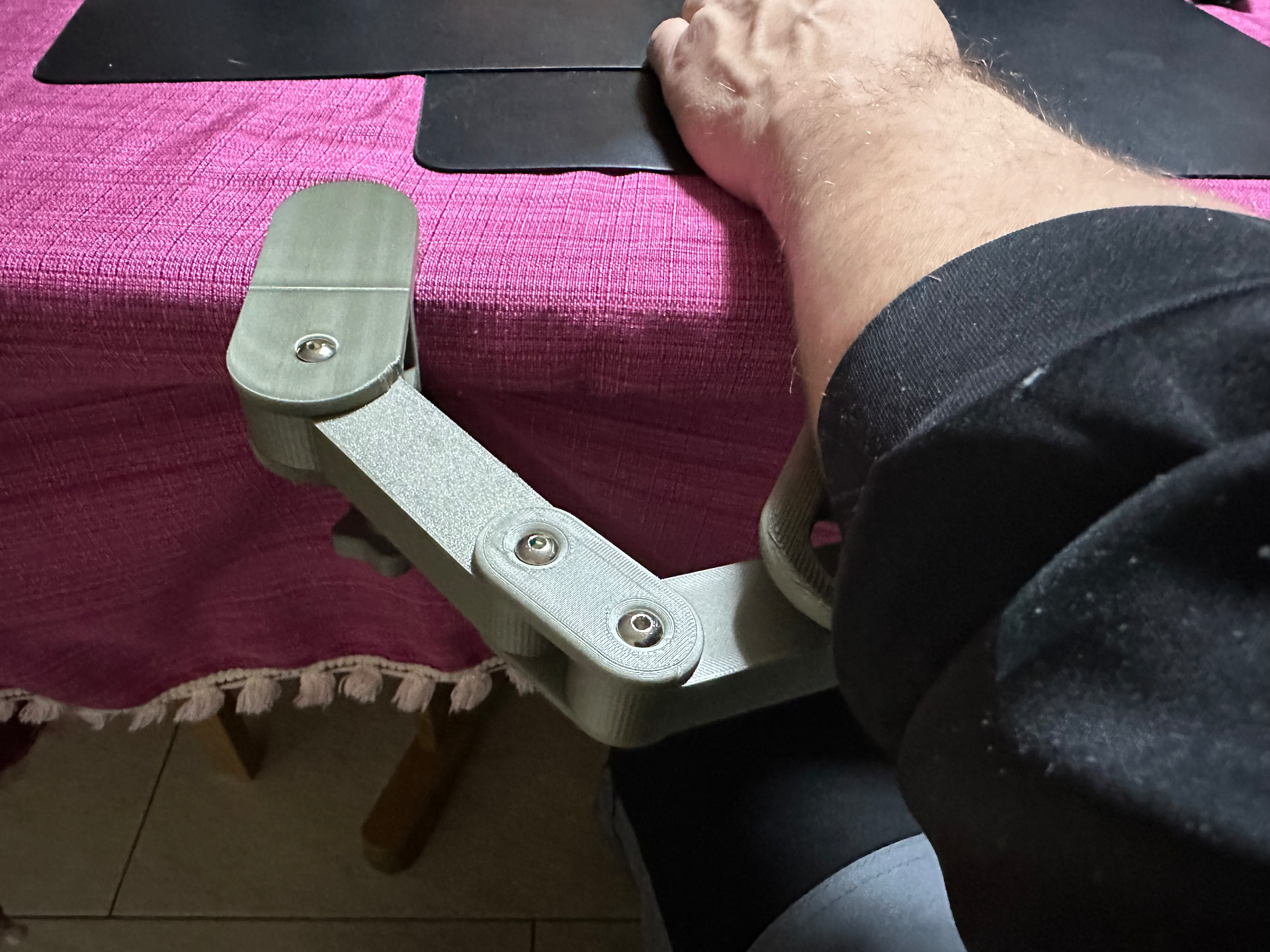 Desk Armrest with Easy Assembly - Schreibtisch-Armstütze mit Einfacher Montage