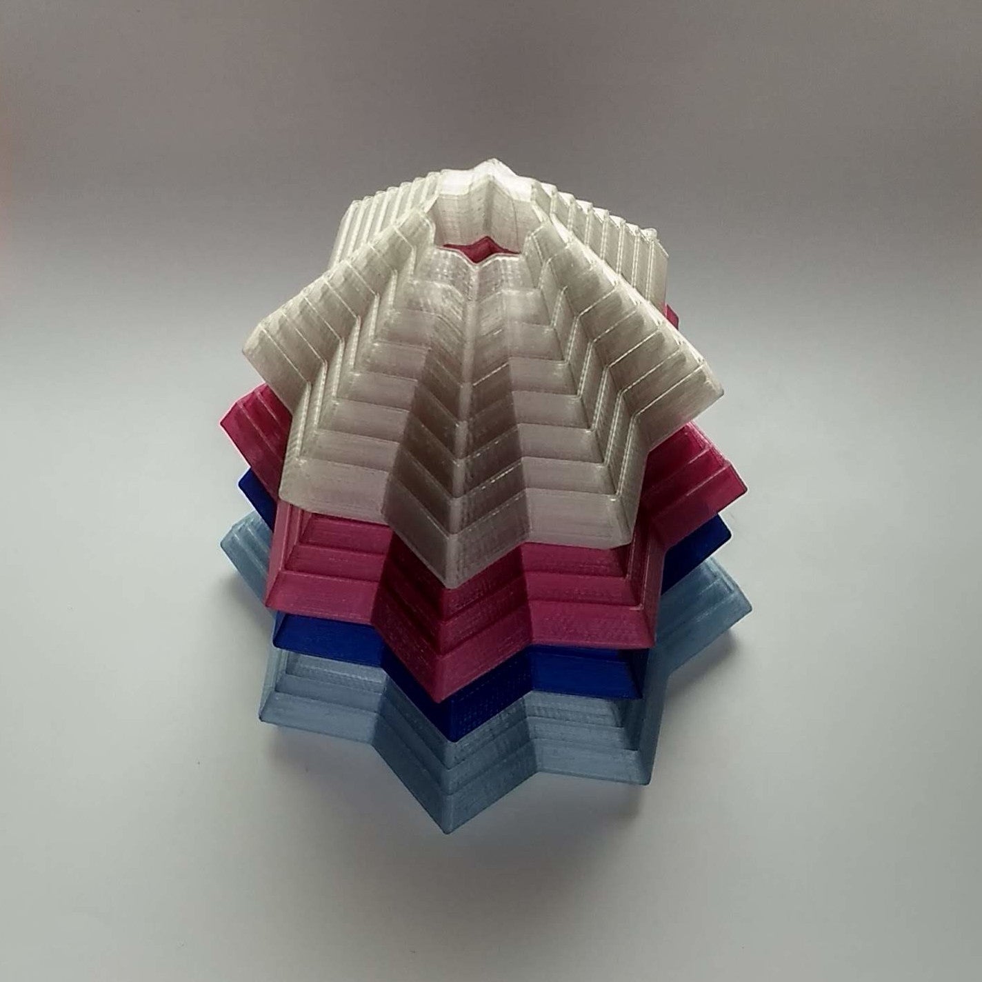 Quick and easy to print fidget star with stand