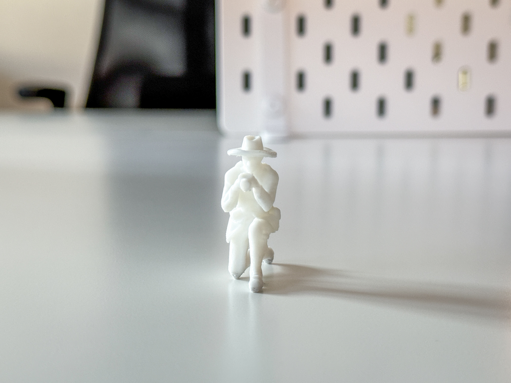 Miniature Photographer/Tourist for your Diorama