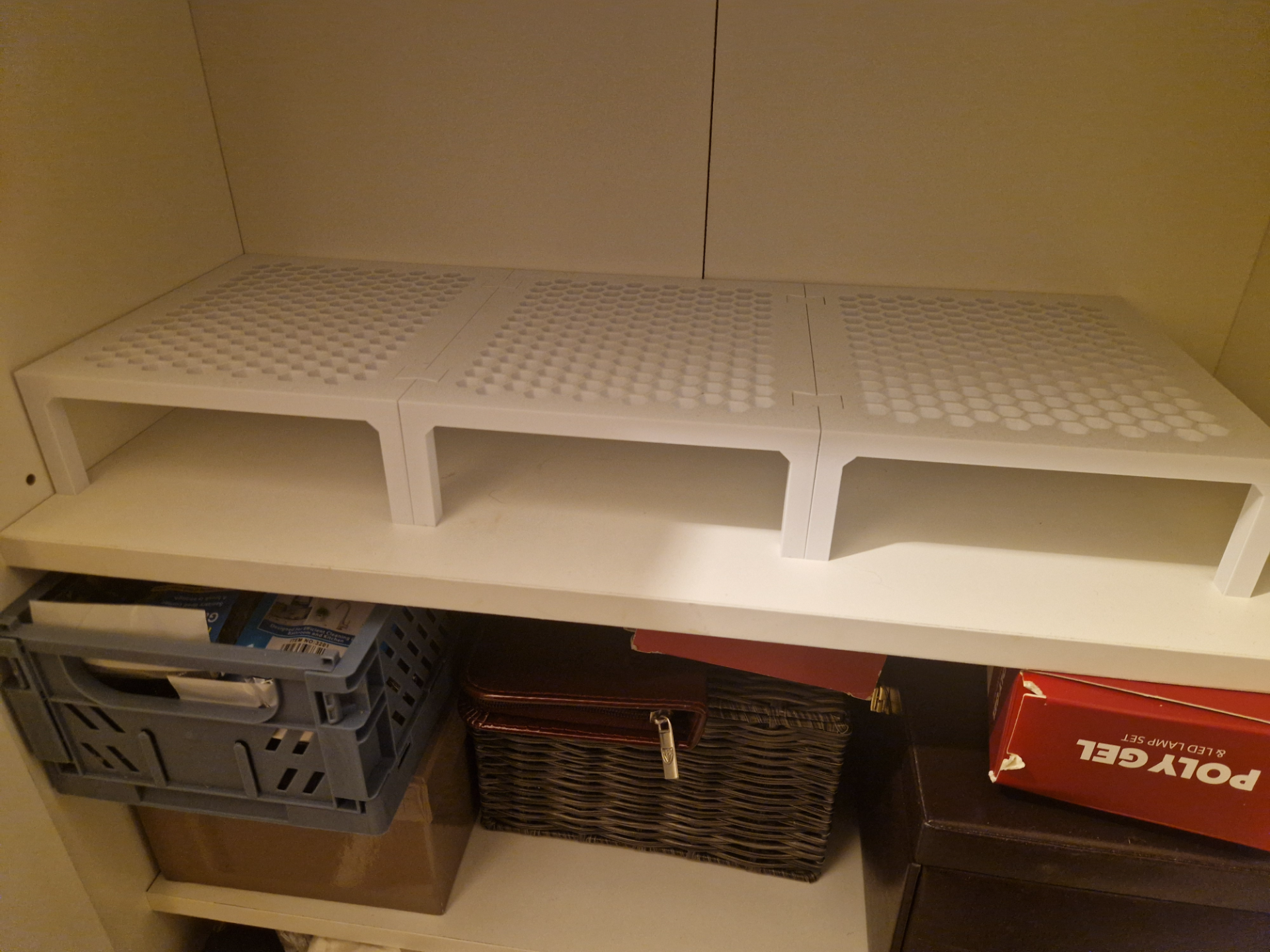 Shelf orgnizer - honeycomb