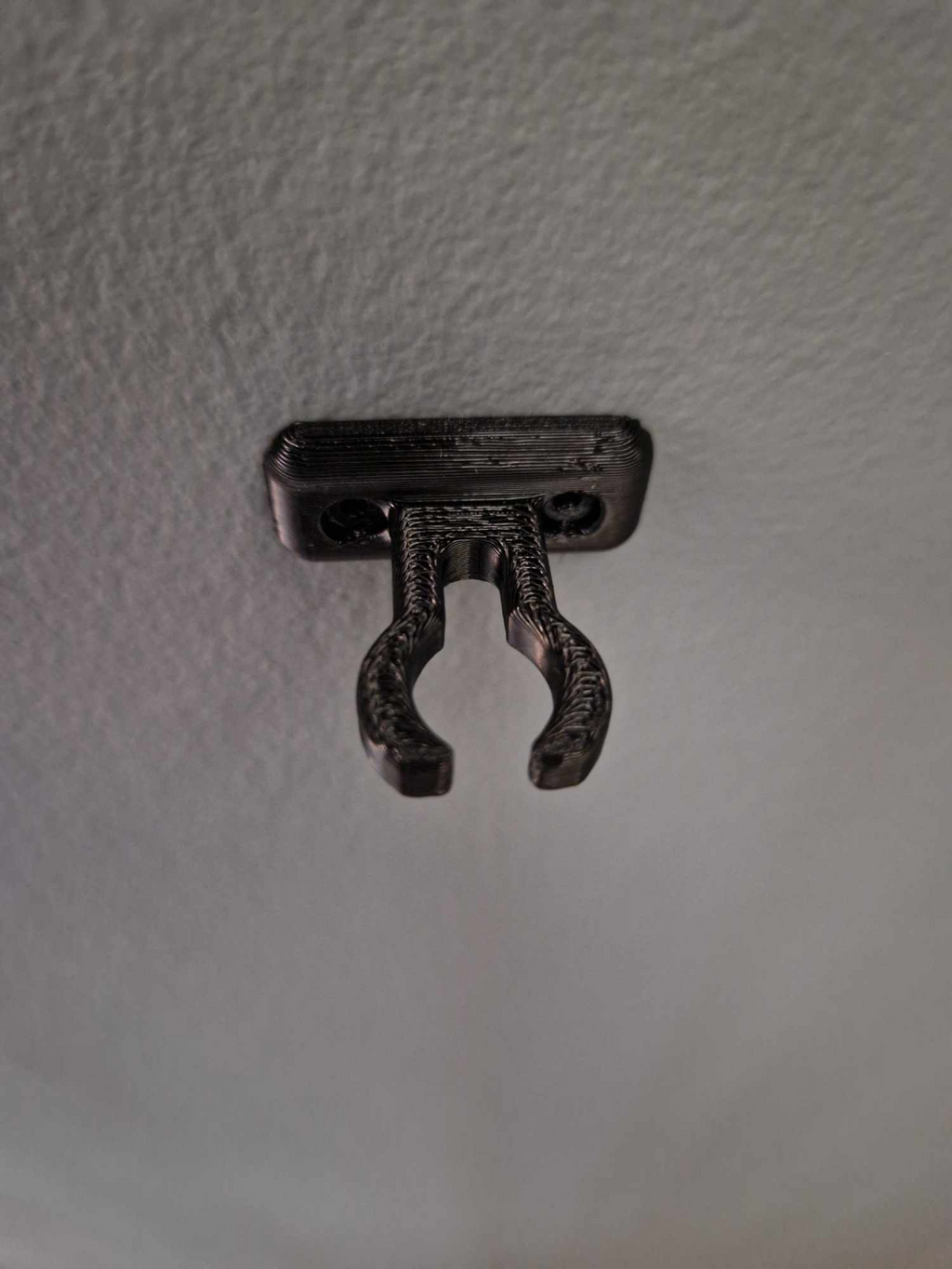 Gate holding clip, for baby/dog safety gate