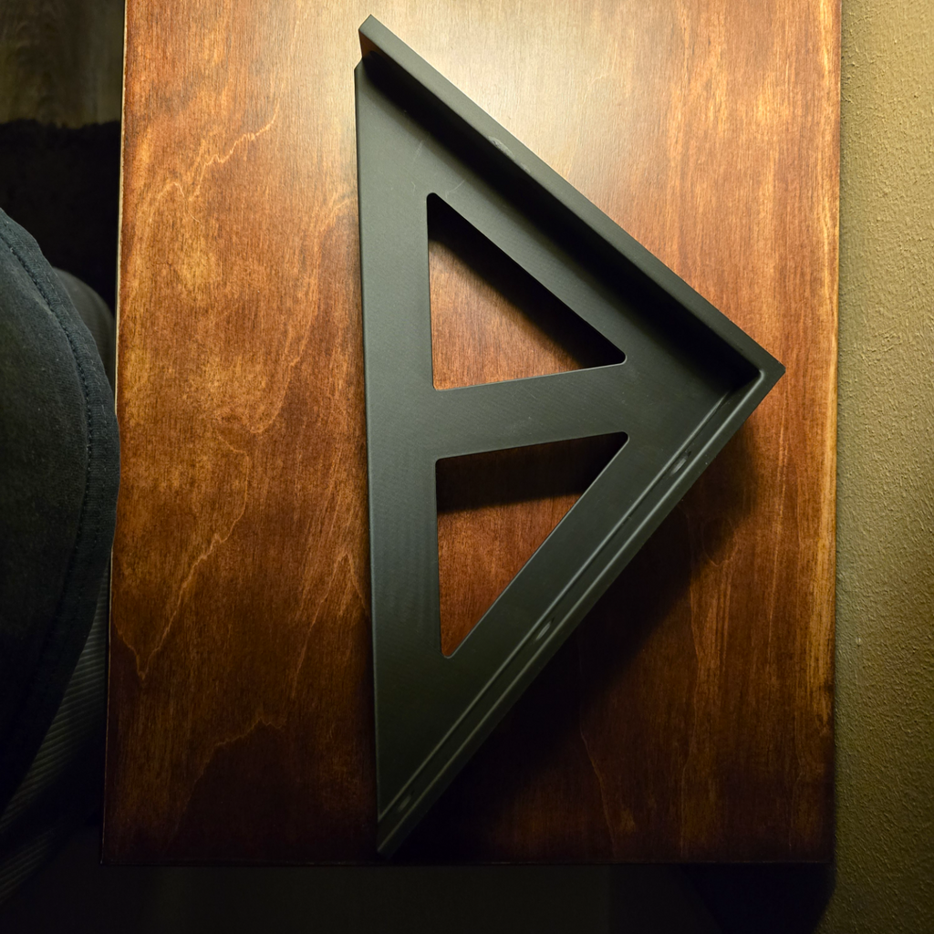 Sturdy Shelf Bracket