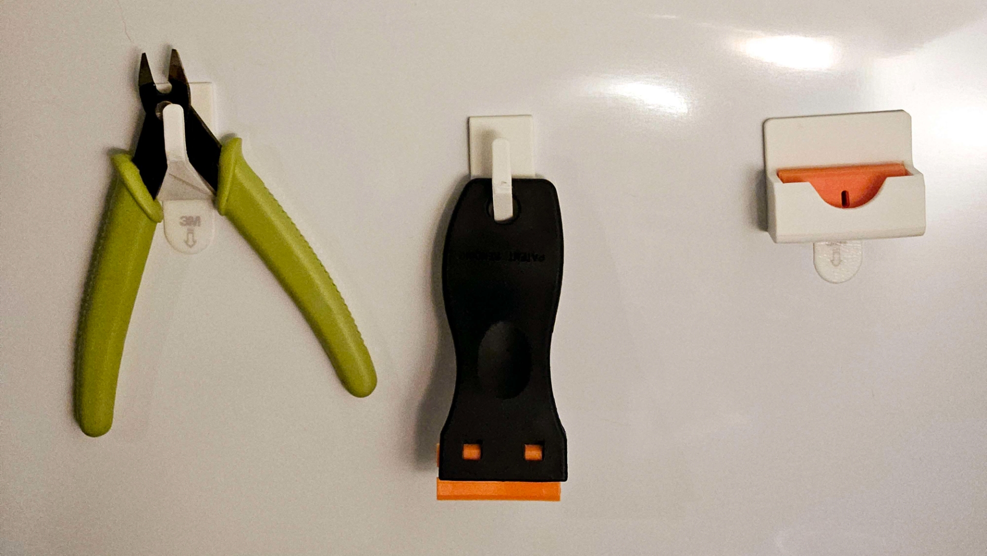 Command Strip Tiny Hooks and Plastic Razer Holder