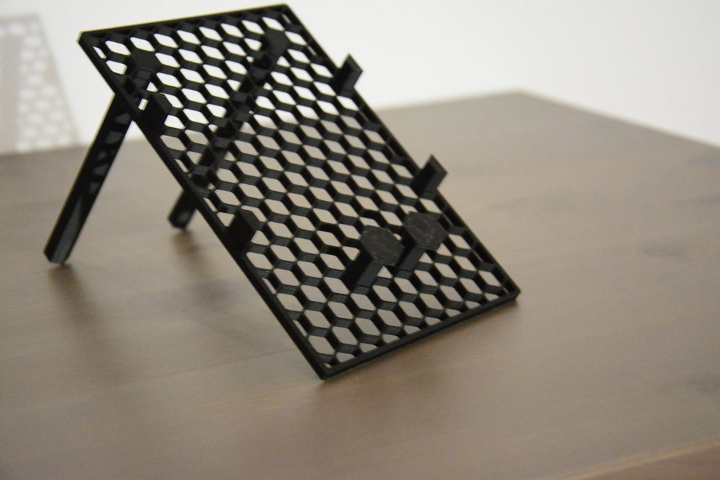 Phone stand adjustable
