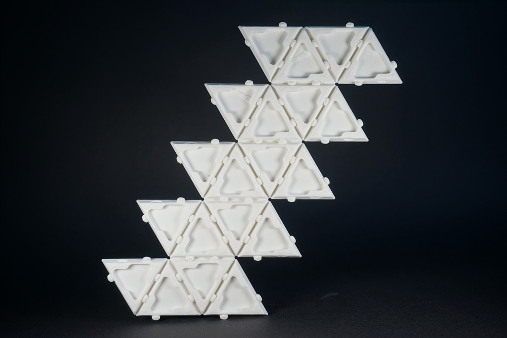Baldur's Gate 3 inspired snap-together D20 - Multi-Material / AMS version