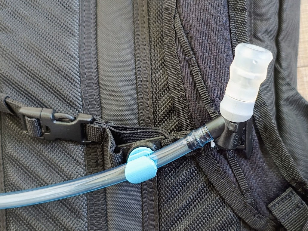 Camelbak tube clip with magnet