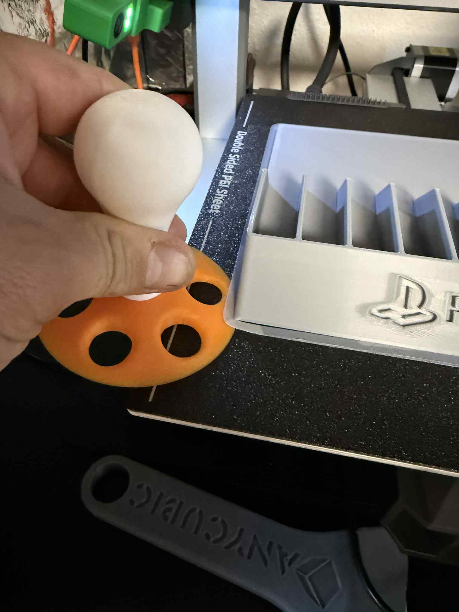 Bed scraper, spatula