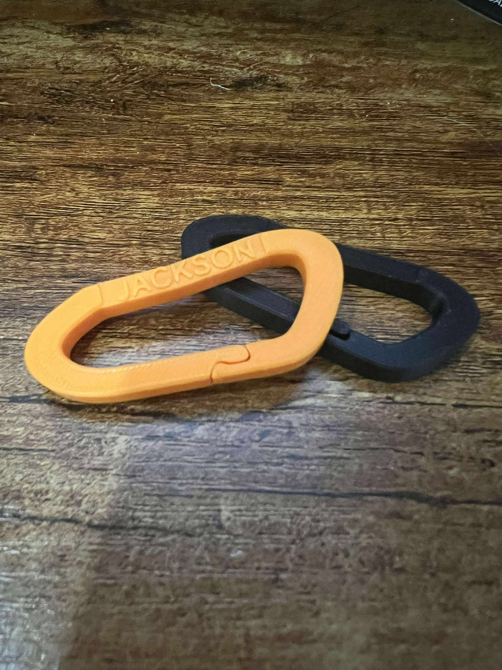 CUSTOMIZABLE CARABINERS