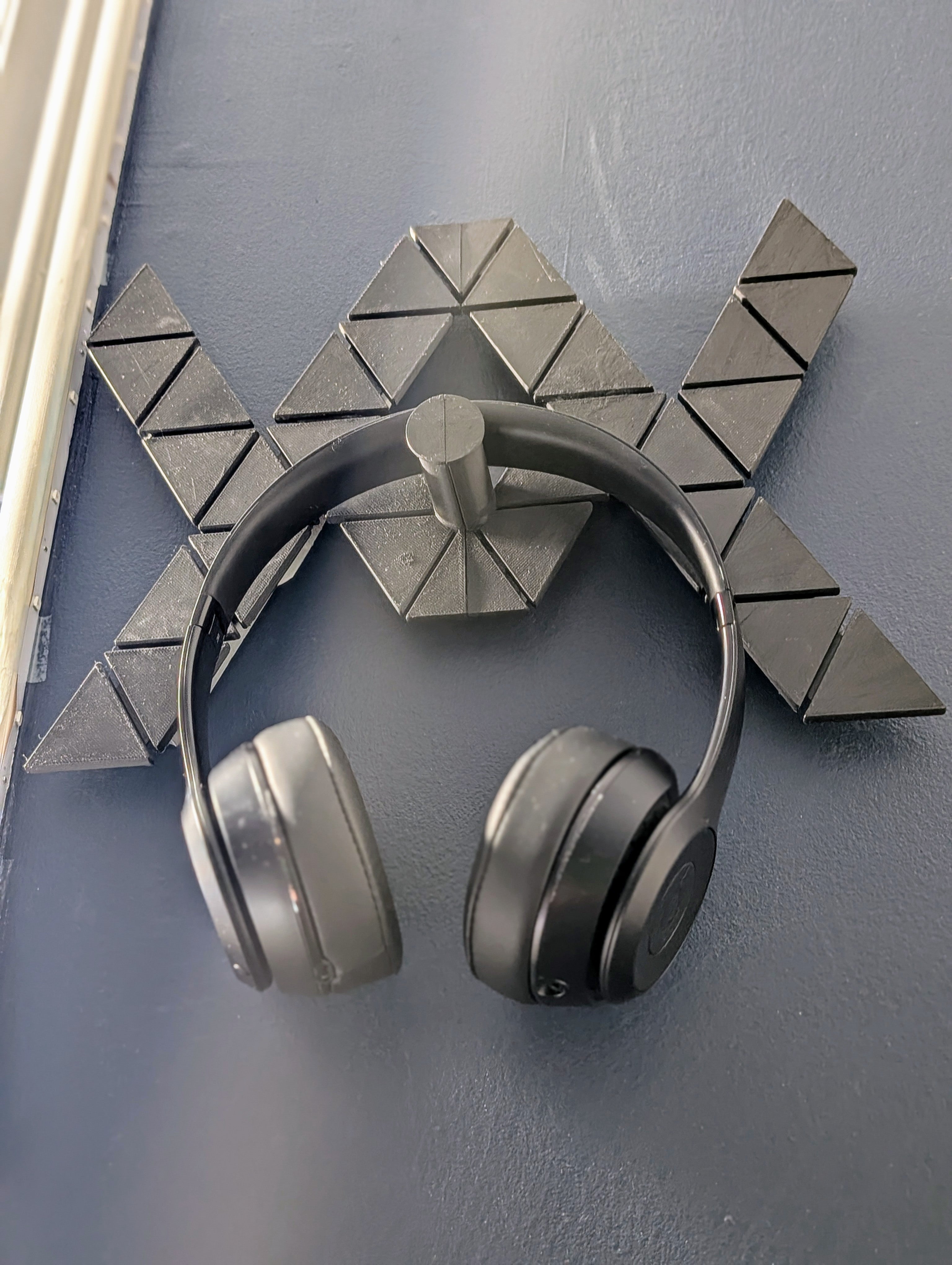 Wall Mounted Geometric Heaphone Holder Aesthetic
