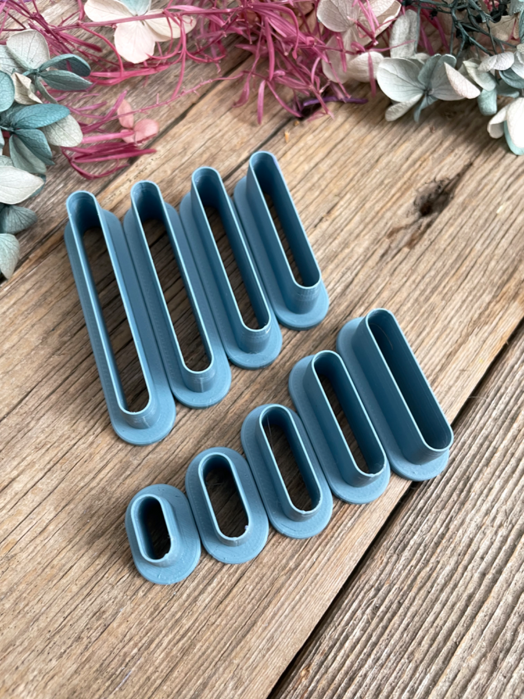 Thin Pill Earring Cutters