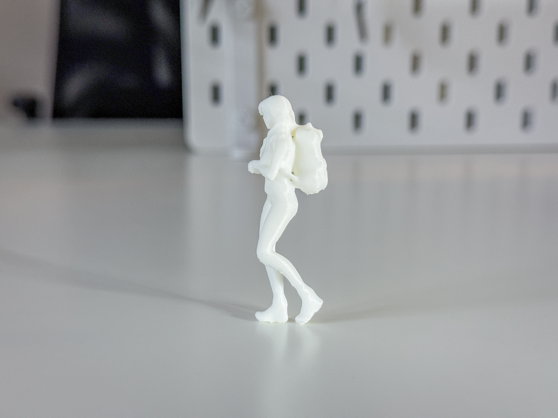 Miniature Woman/Tourist for your Diorama