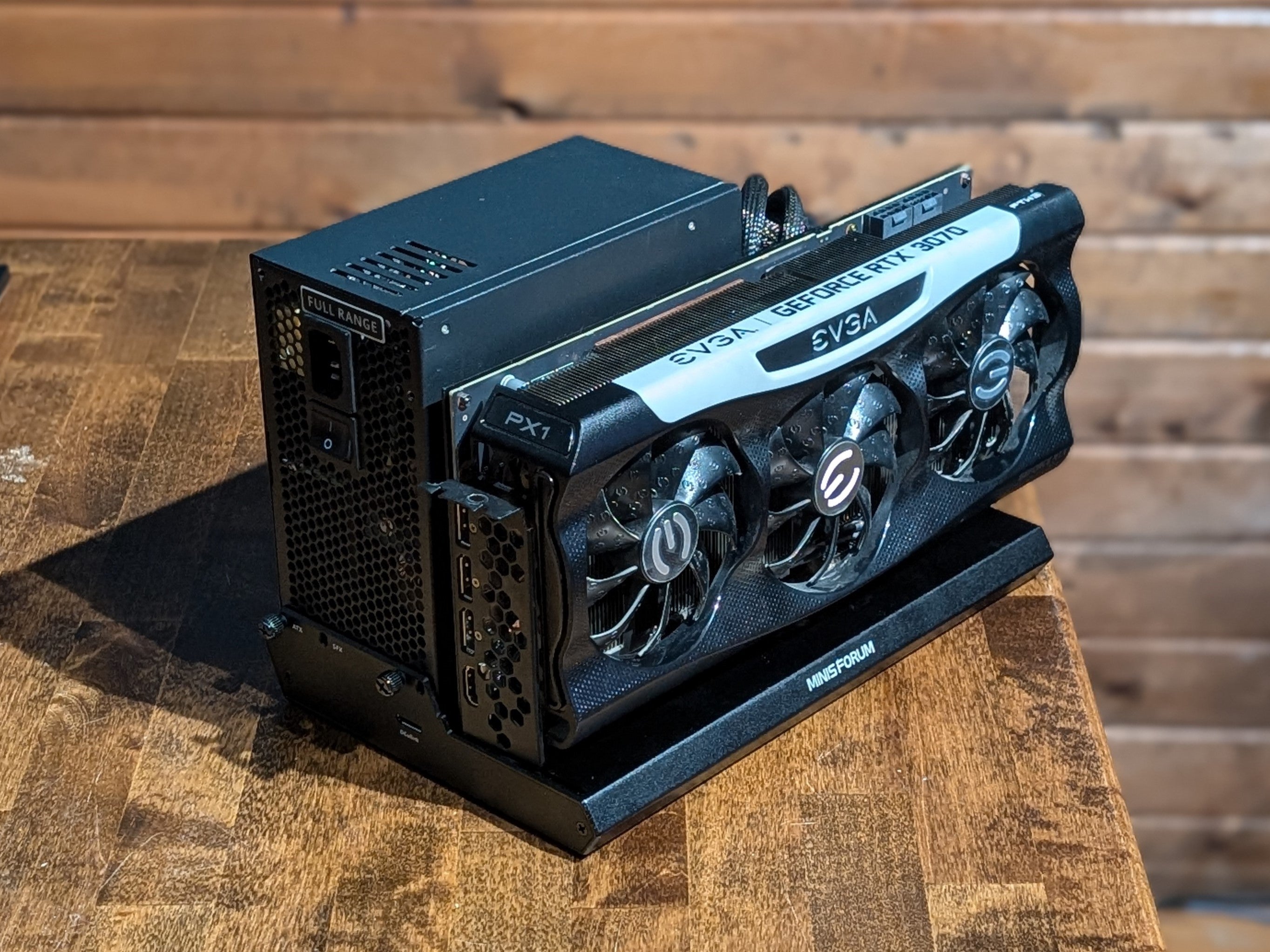 Minisforum DEG1 eGPU Dock Enclosure / Case