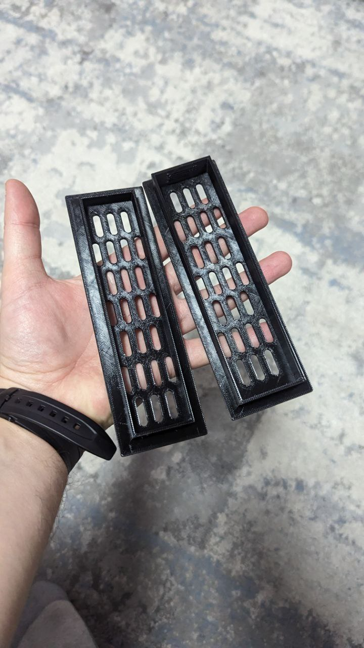 Ventilation grille for kitchen cabinet and drawers