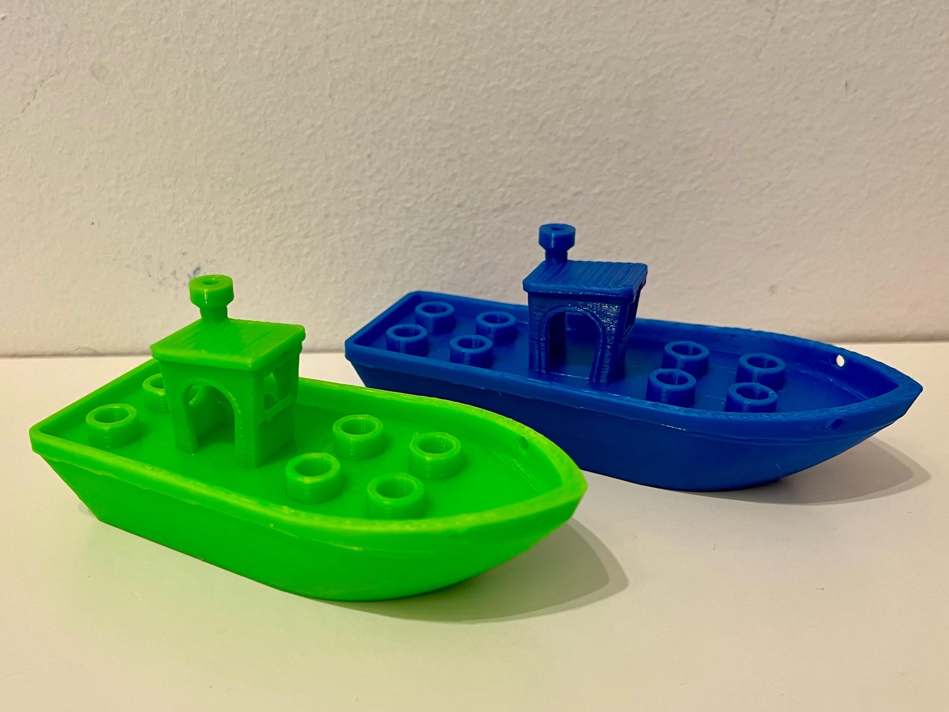 Duplo Benchy (stable floating & no supports!)