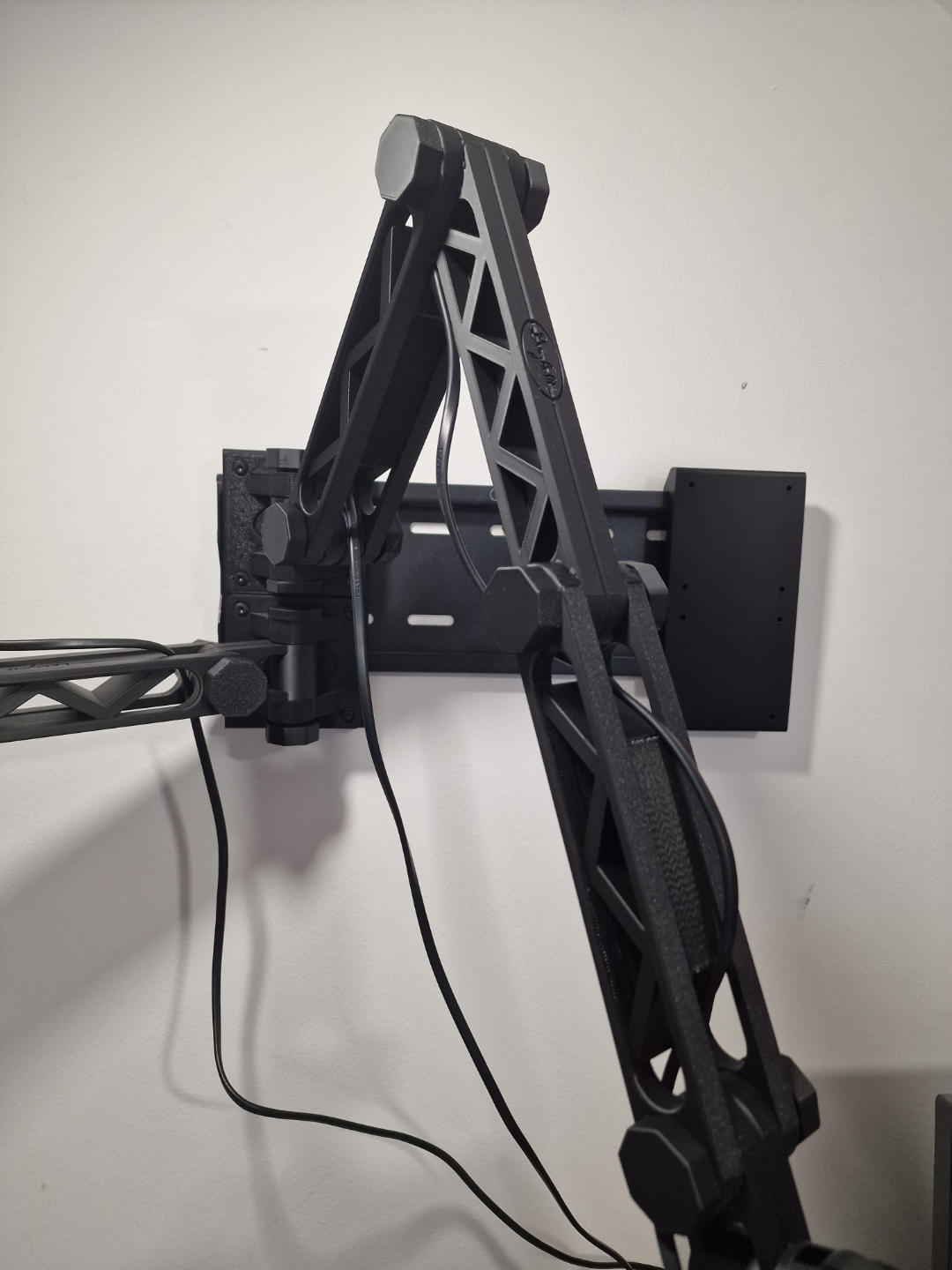 Articulating Arm LED Light Mount w/ TV Wall Mount