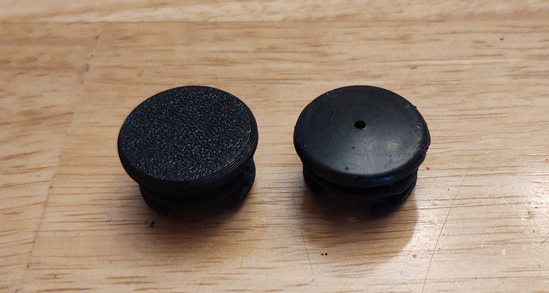 Round End Cap 25mm OD 22mm ID