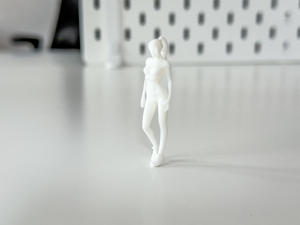 Miniature Woman/Fitness Girl for your Diorama