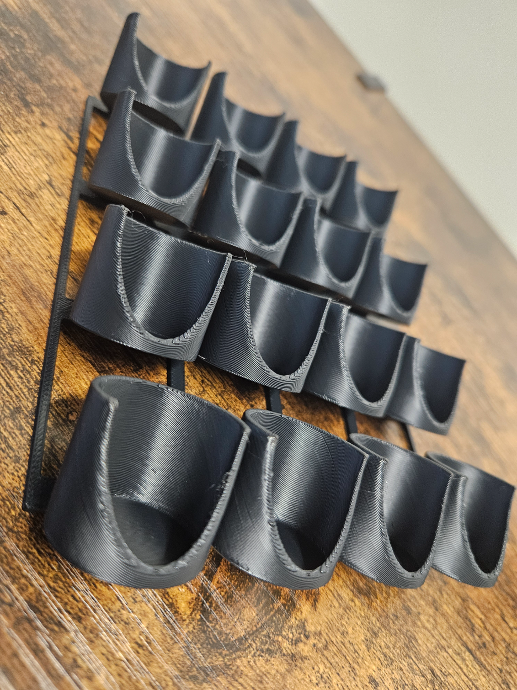 Low profile Model paint bottle holder
