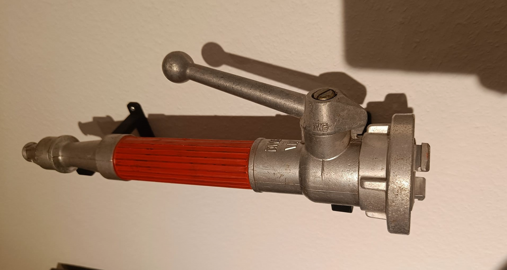 Wandhalterung für Strahlrohr