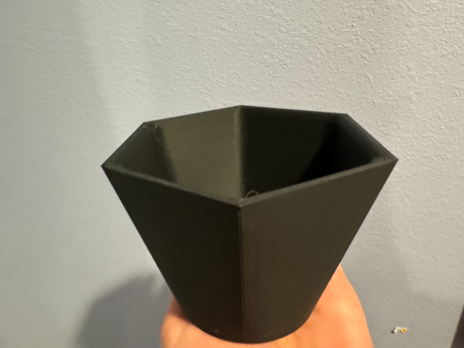 Circle-to-Hexagon Plant pot
