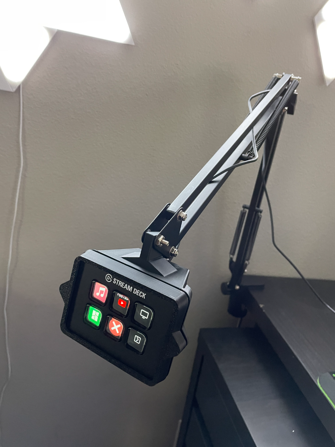 Elgato Stream Deck Mini Mount For Microphone Arm.