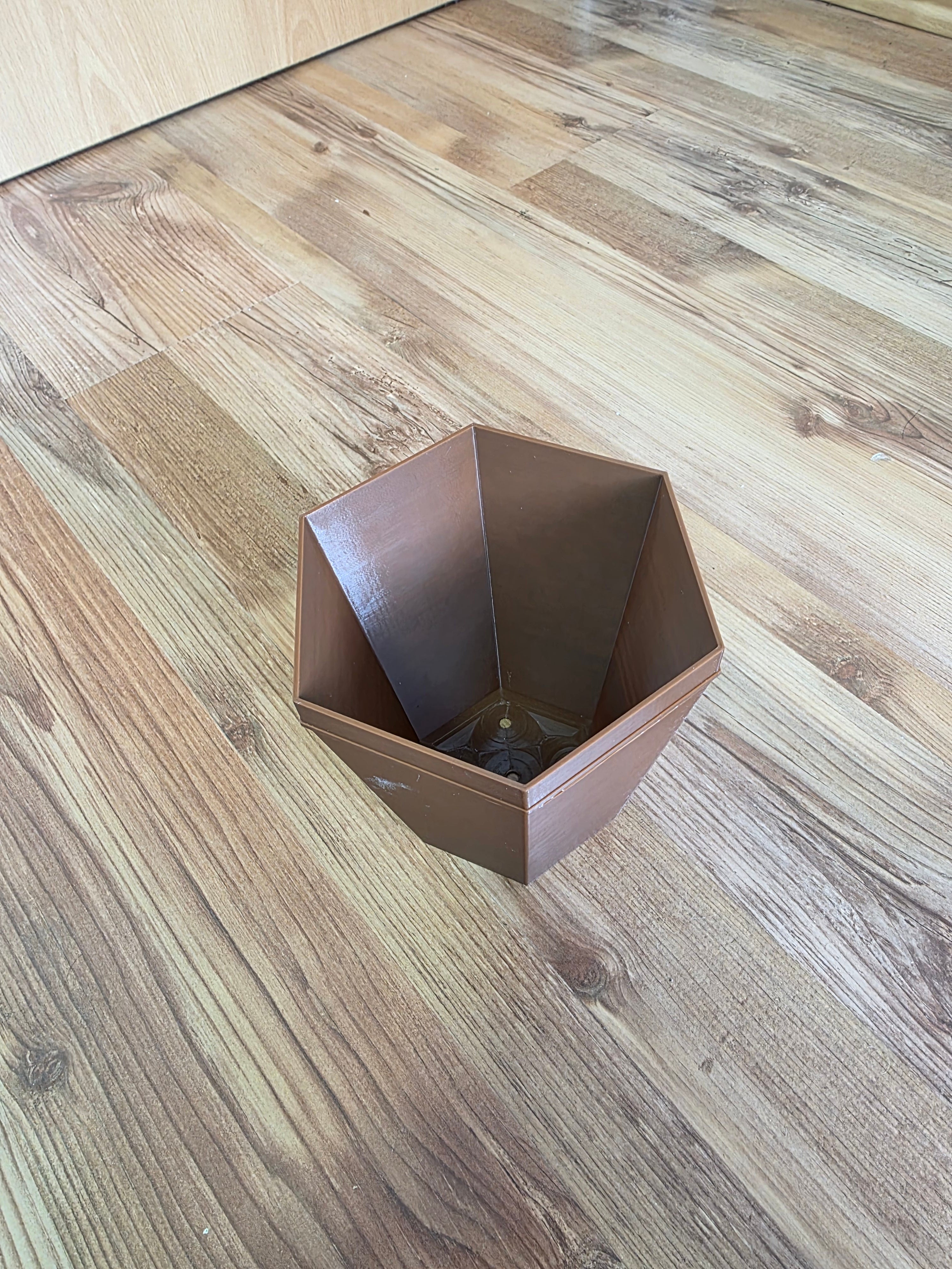 Make your own Greenhouse pot + saucer and texture