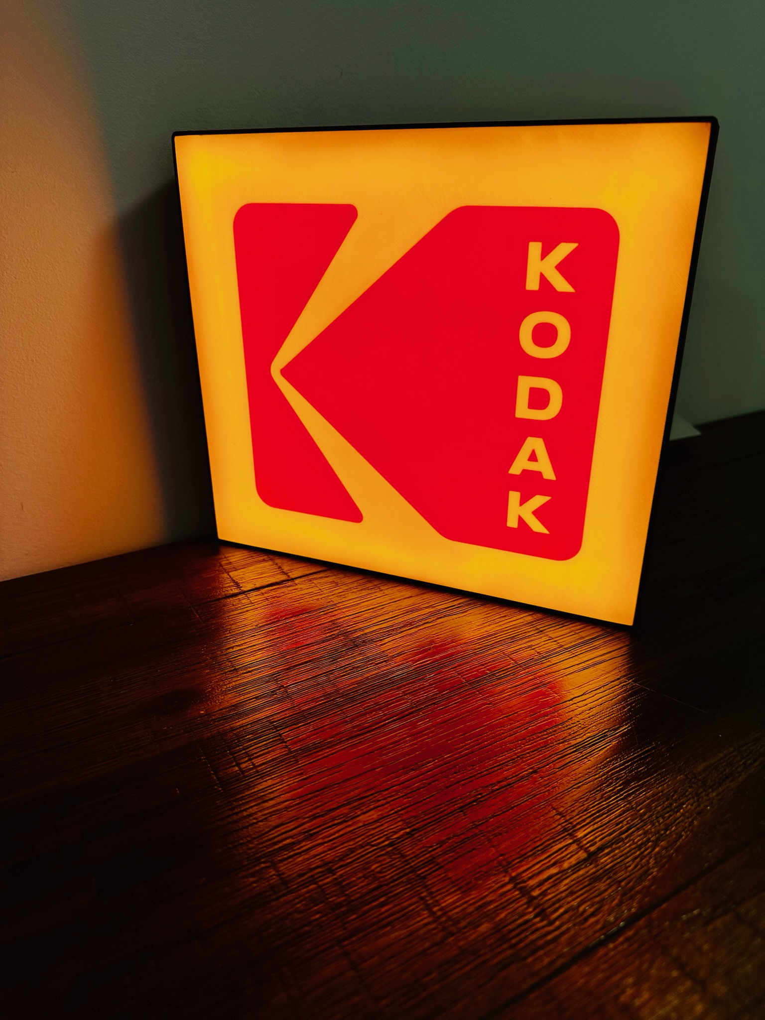 Light up Logo: Kodak - Photography Brand Icon!