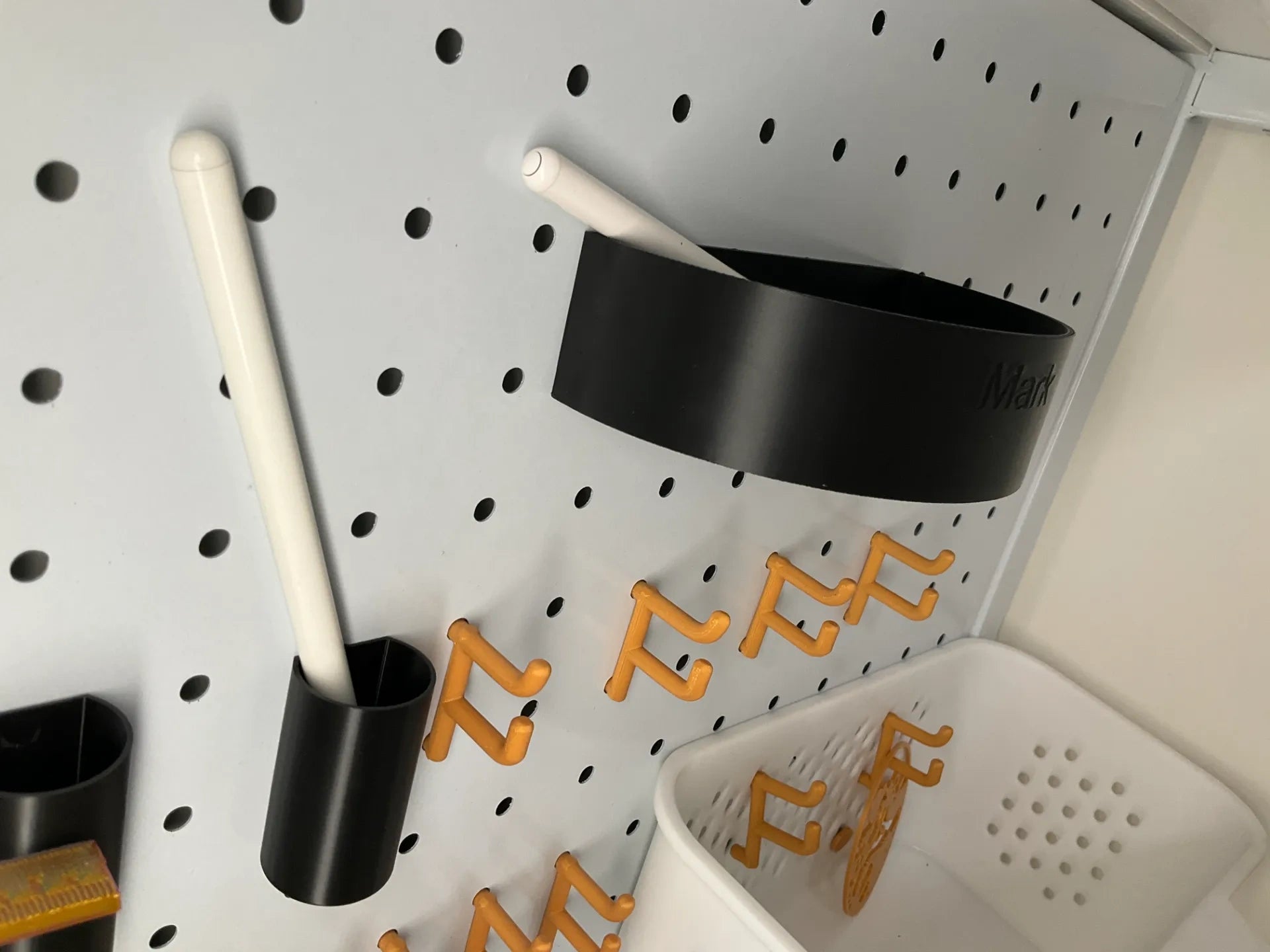 洞洞板半圆收纳盒，适用于孔径 6mm，孔距 32mm 的圆孔洞洞板配件