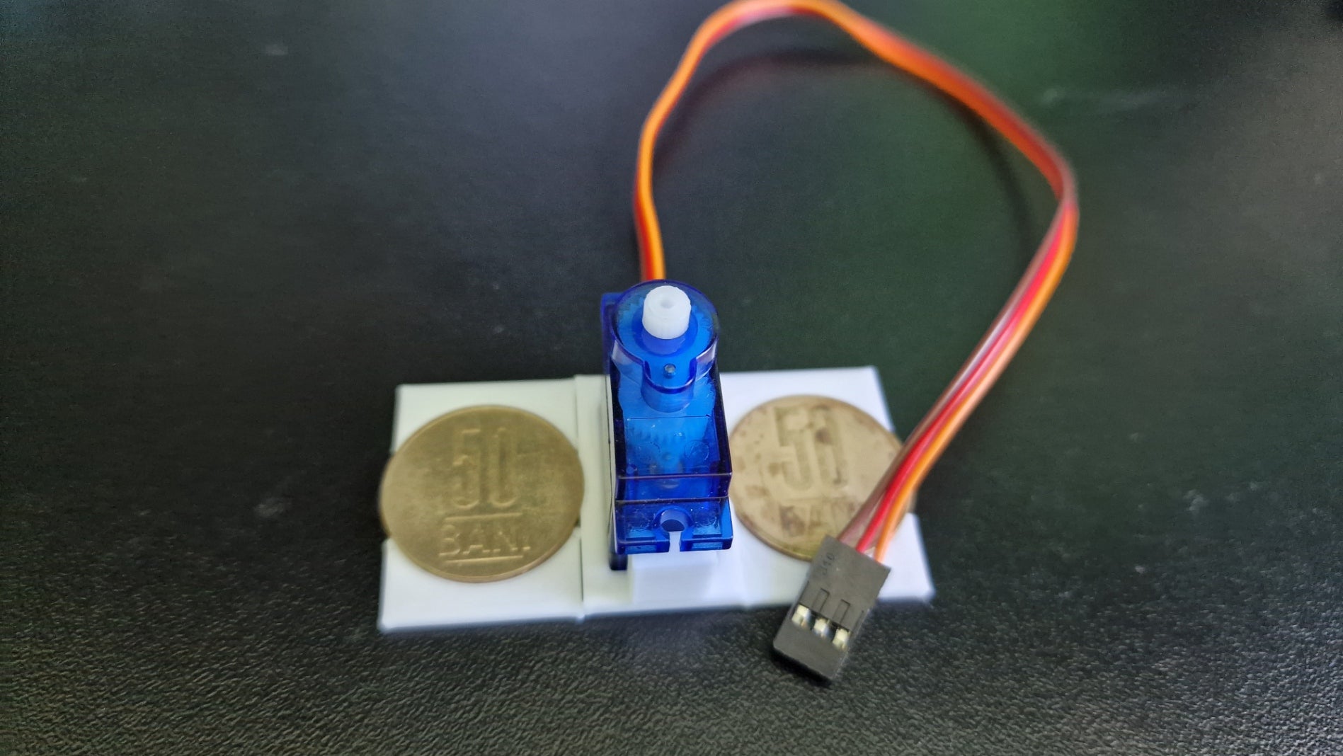 SG90 Servo Coin Holder
