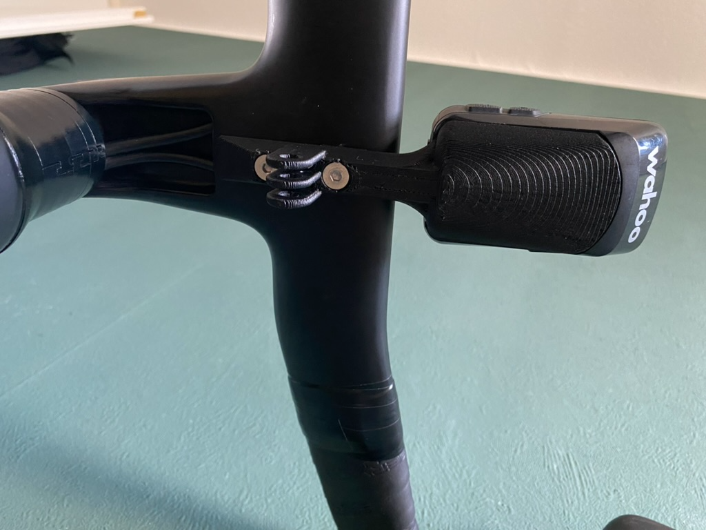 Wahoo Bolt V2 Outfront Aero + GoPro Mount