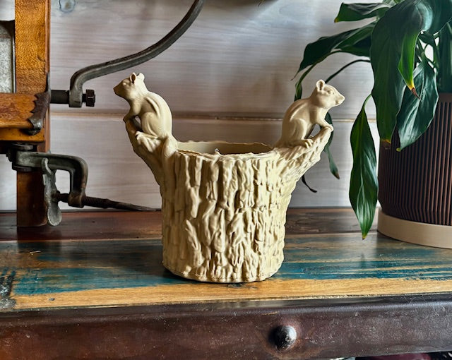 Woodland Chipmunk Log Planter | Minimal Supports