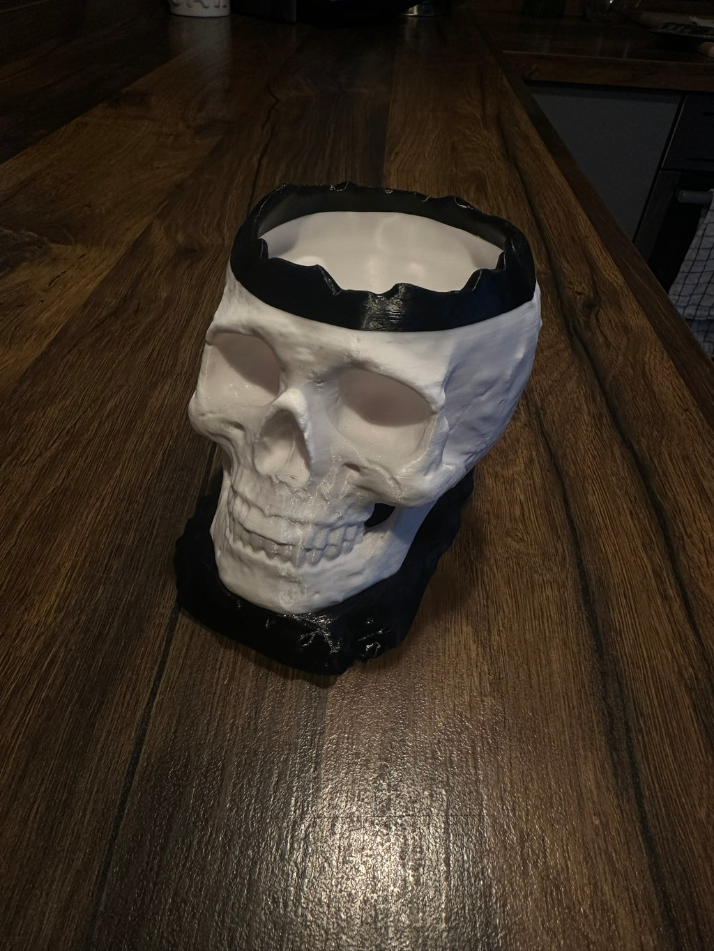 Kleiner Schädel topf mit Tropfschale, Skull Pot