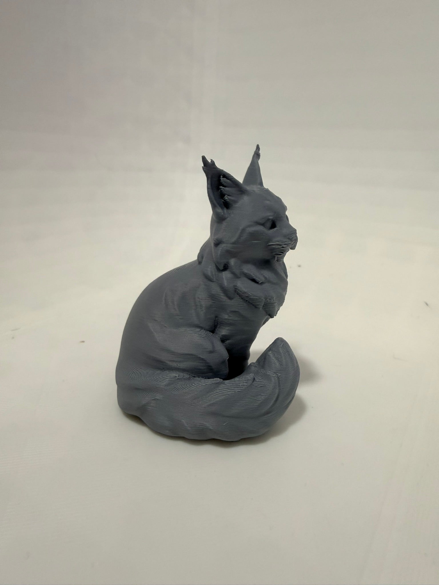 Maine Coon Cat Figurine (3D Printable Sculpture)