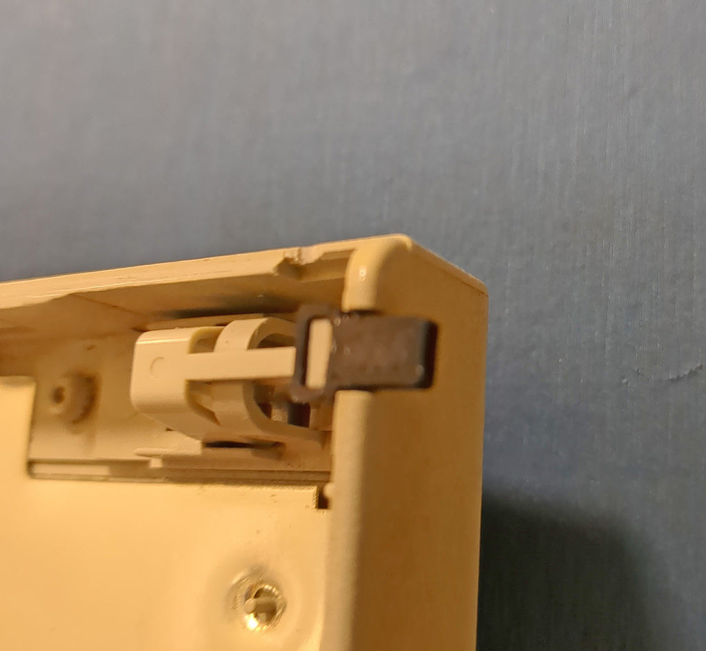 IBM PS/2 P70 / P75 keyboard lock repair