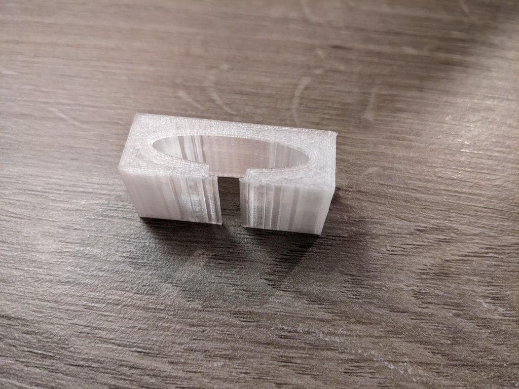 USB cord holder. clip 20mm width.