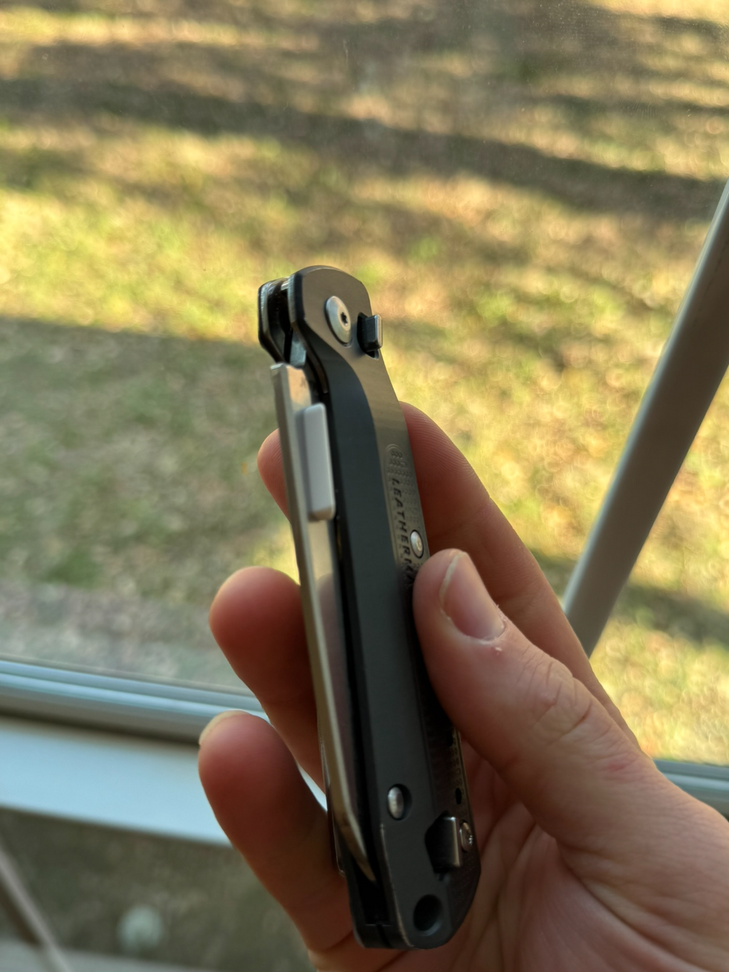 Leatherman Free K4 Knife Thumb Stud - Remix