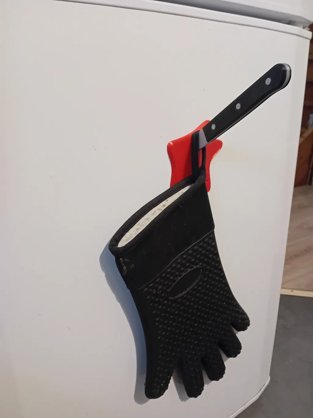 Kitchen Knife Stab Magnetic Prop