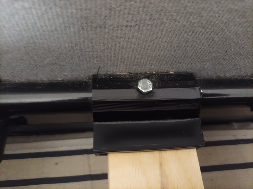 Bed base slat support