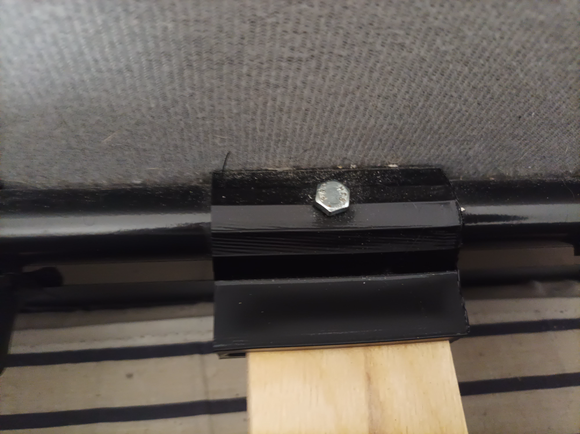 Bed base slat support