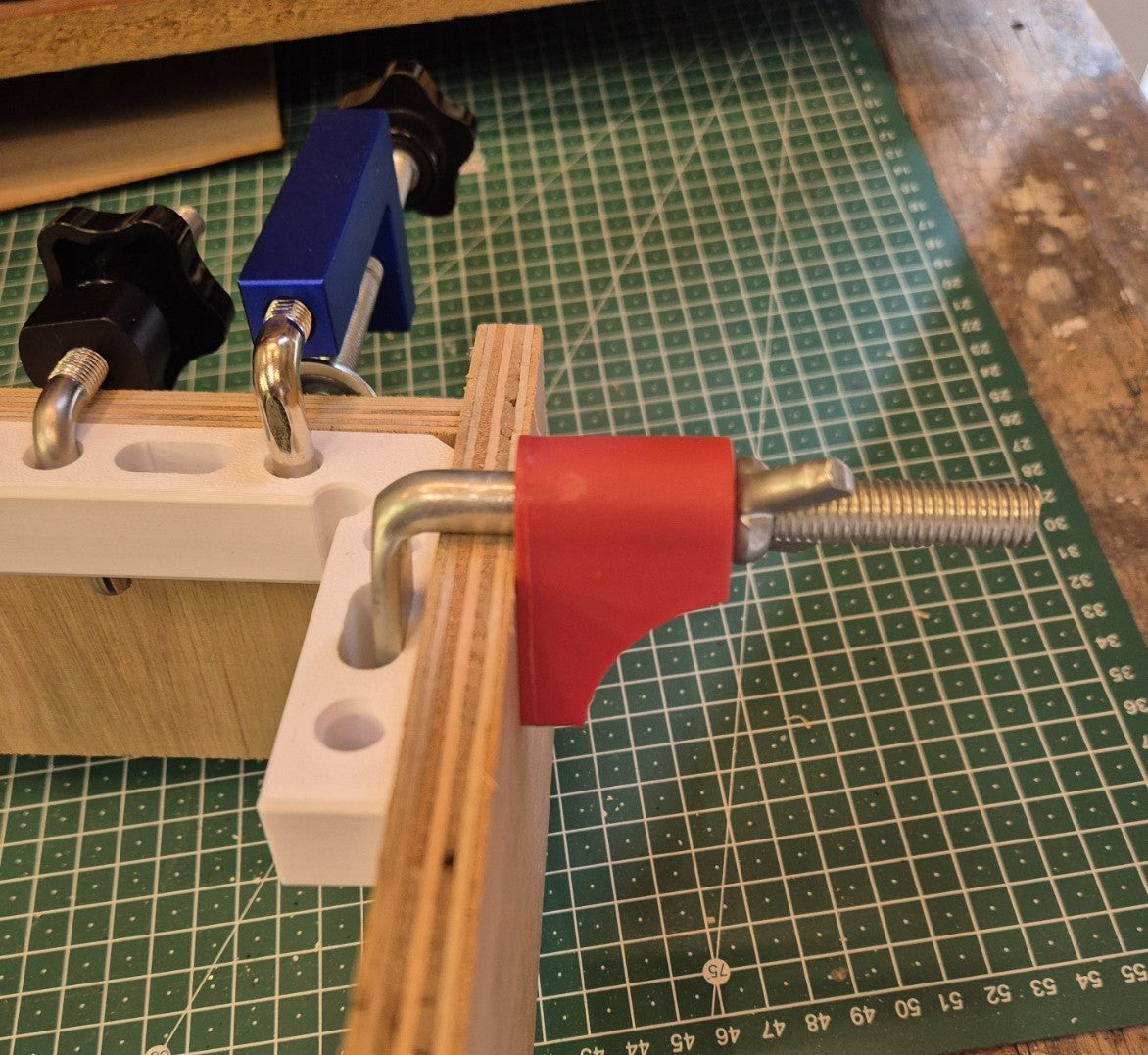 Corner Clamp 90x90mm with hanger